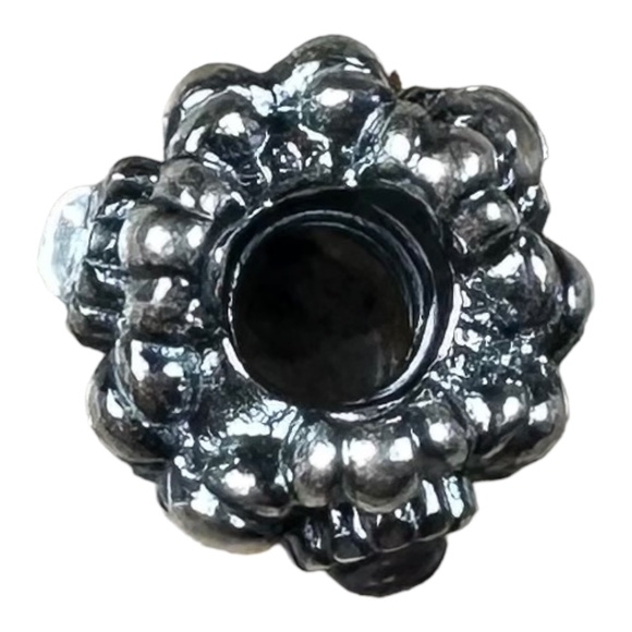PANDORA Birthday Blooms April Charm 790580BK - Picture 2 of 2